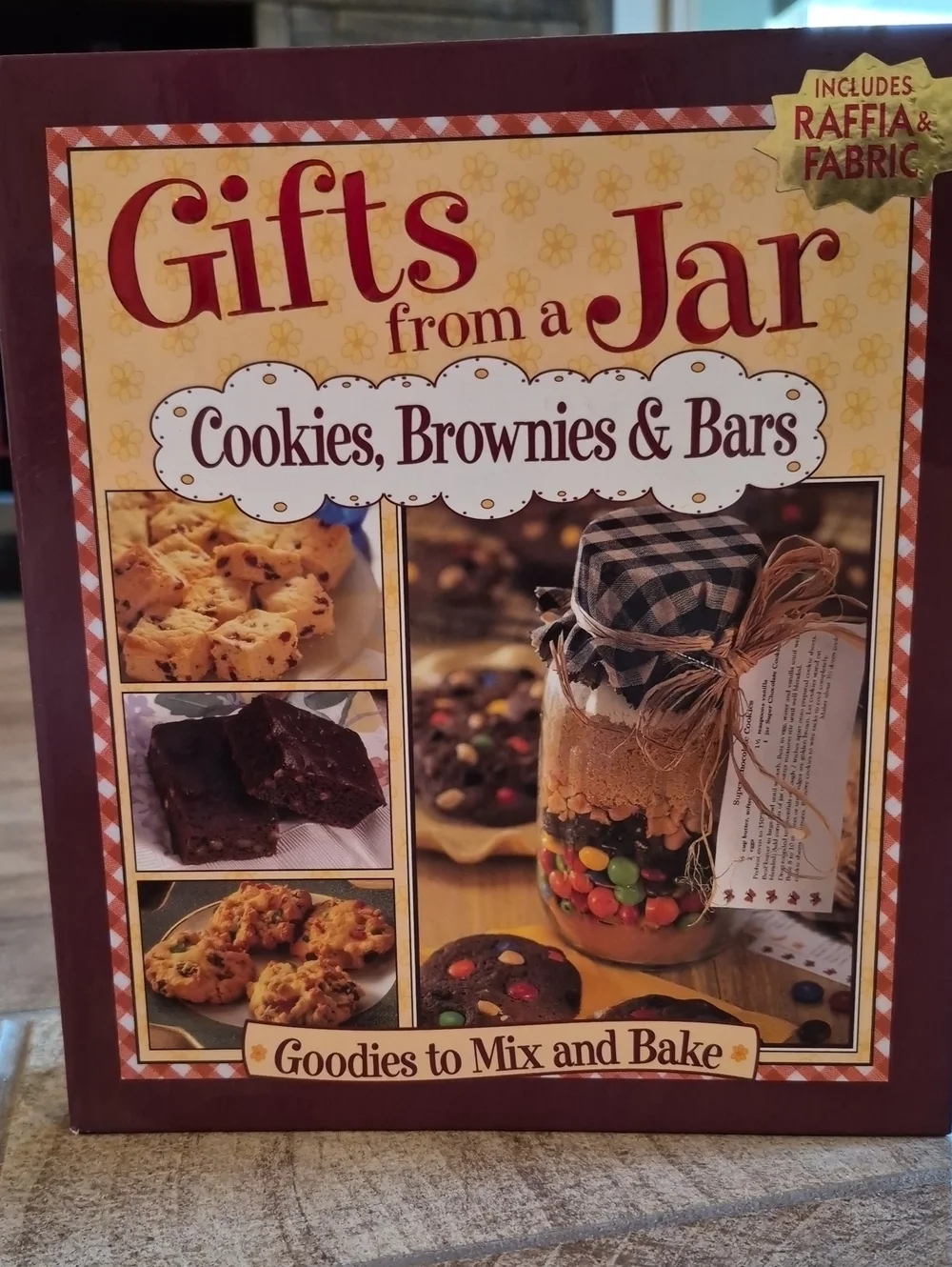Make Give Gifts from a Jar Cookies, Brownies Recipe Kit Craft Book